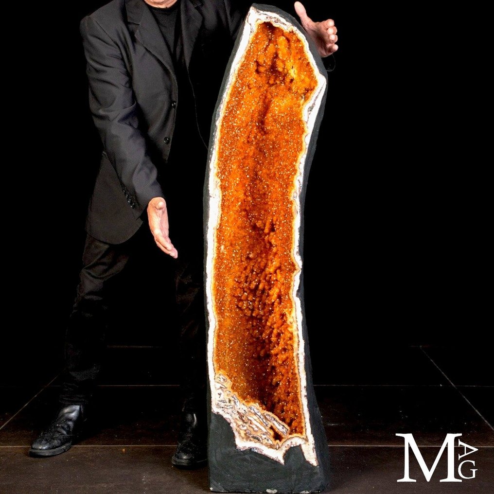 Giant Citrine Quartz Cathedral - Extraordinary Quality Crystallization - Natural Deep Color - Height: 125 cm - Width: 30 cm- 110 kg #1.0