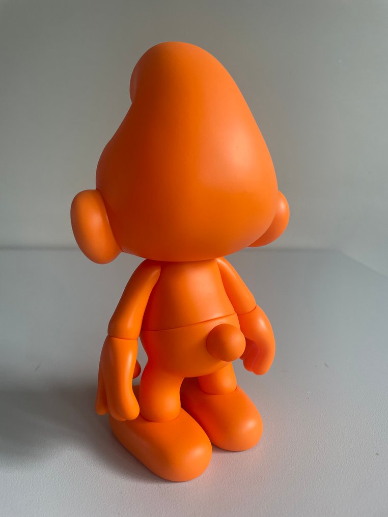 Puppy - (c) Peyo Licensed through IMPS (Brussels) - Peyo - Άγαλμα, Pop Art - The Articulated Orange Smurf (2024) - Large - 20 cm - βινύλιο - 2024 #3.2