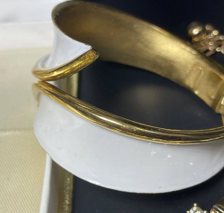 Θεματική συλλογή - Συλλογή κοσμημάτων (αλυσίδες, σκουλαρίκια, καρφίτσα, βραχιόλι) - trifari #2.1