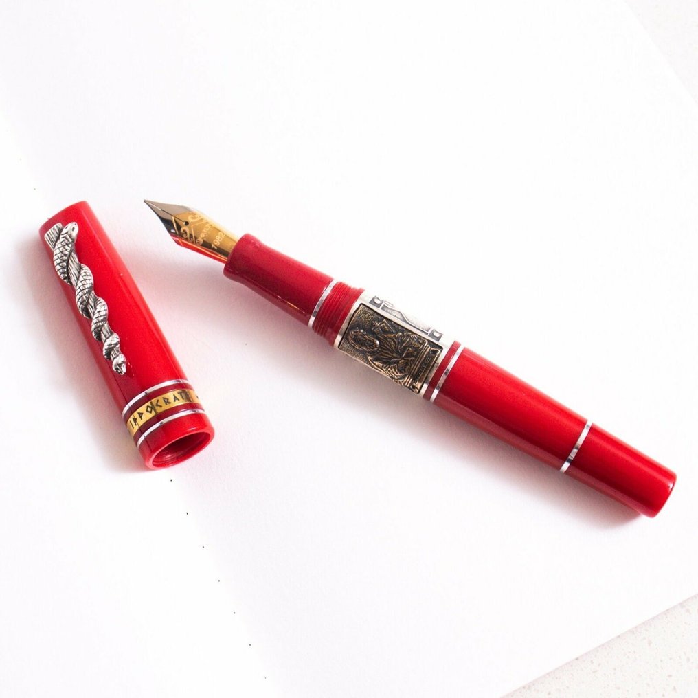 Marlen - Ippocrate Rossa (dedicata al mondo della medicina) - Special edition in Resina e Argento - Fountain pen #1.0
