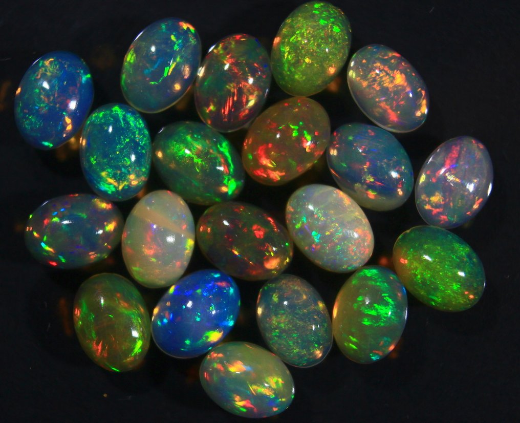 Ct. 10.50 Natural Ethiopian Opals - Cabochon - Altezza: 7 mm - Larghezza: 5 mm- 2.1 g #1.0