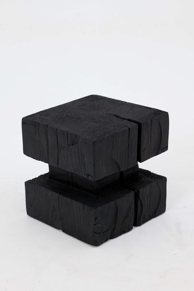 Logniture - Βοηθητικό τραπεζάκι - Ακατέργαστο ξύλο, τραπέζι πλάτης με χειροποίητη κοπή με αλυσοπρίονο, μοναδικό. - Ξύλο #1.0