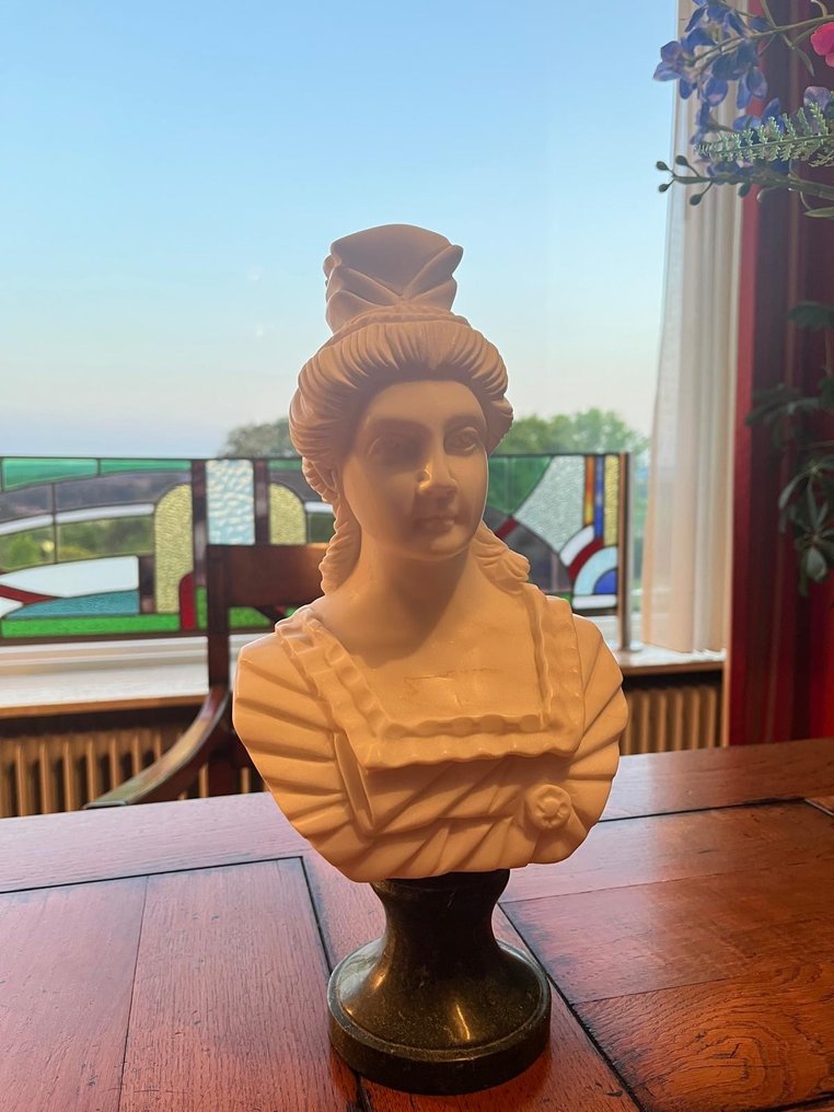 Buste, Handgemaakt vrouwelijke buste - 4 kg - 32 cm - Marmor #1.0