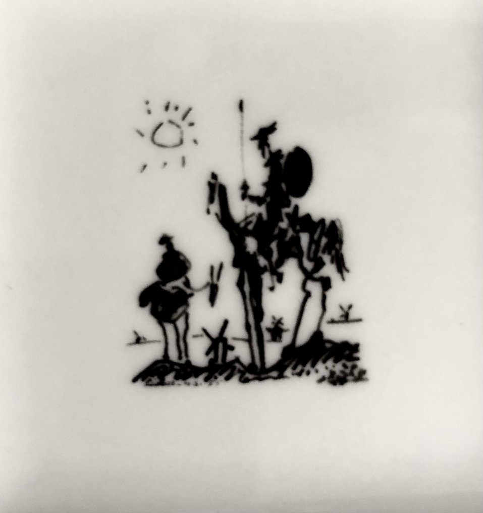 Succession Pablo Picasso - Pablo Picasso ,  Edited by Andrés Morón - 没有保留价 - 烟灰缸 - Succession Pablo Picasso , Edited by Andrés Morón, circa 2008 “Don Quijote de La Mancha” A stunning - 瓷 - 堂吉诃德 #1.0