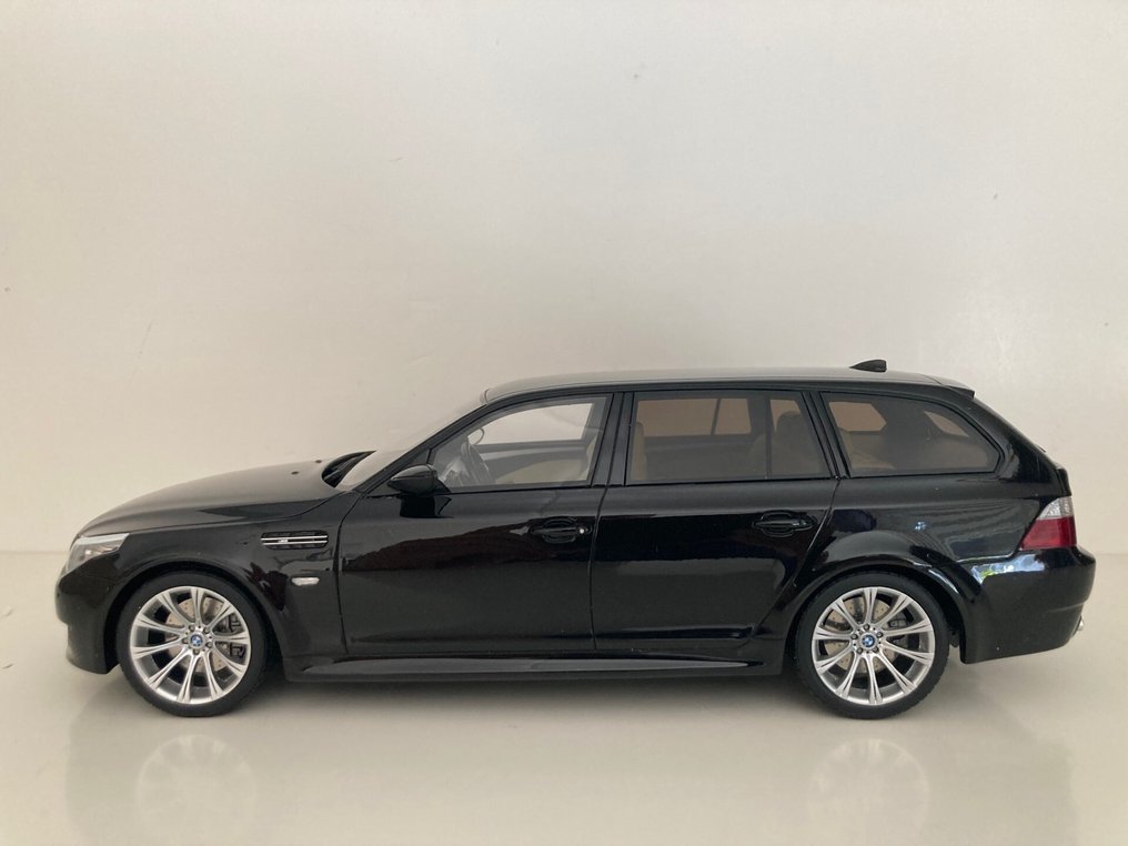 Otto Mobile 1:18 - Modellino di auto - BMW E61 M5 Black Saphire Metallic #4.3