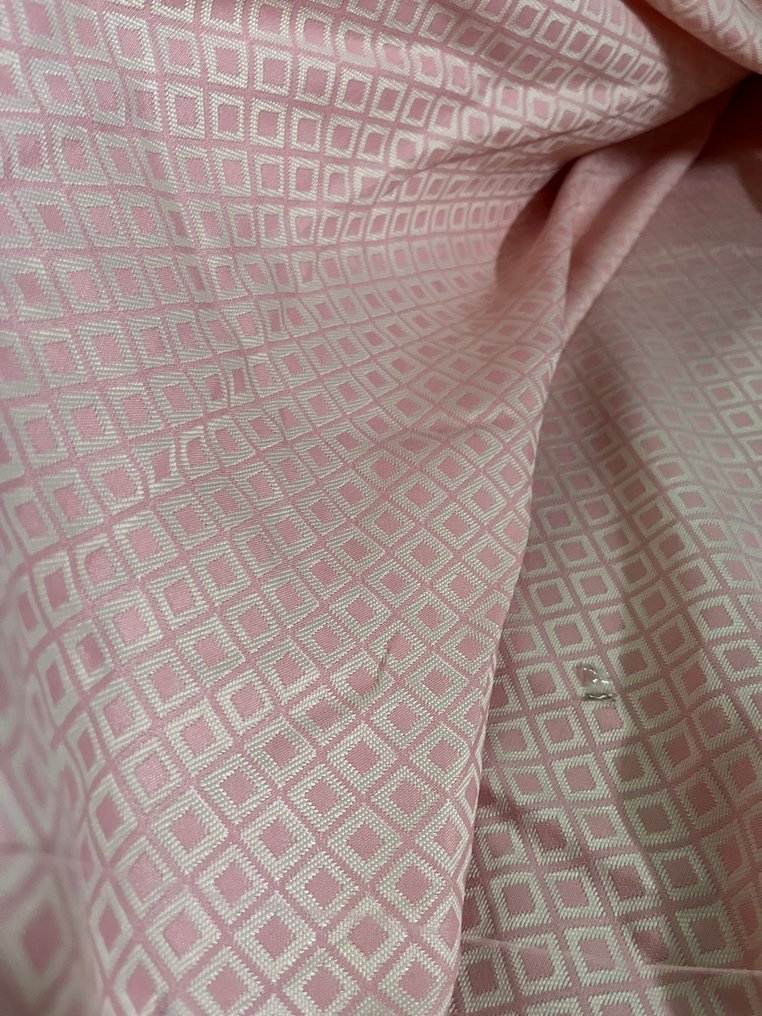 Geometric jacquard in mother-of-pearl and pink – timeless class - Textile - 600 cm - 300 cm #2.1
