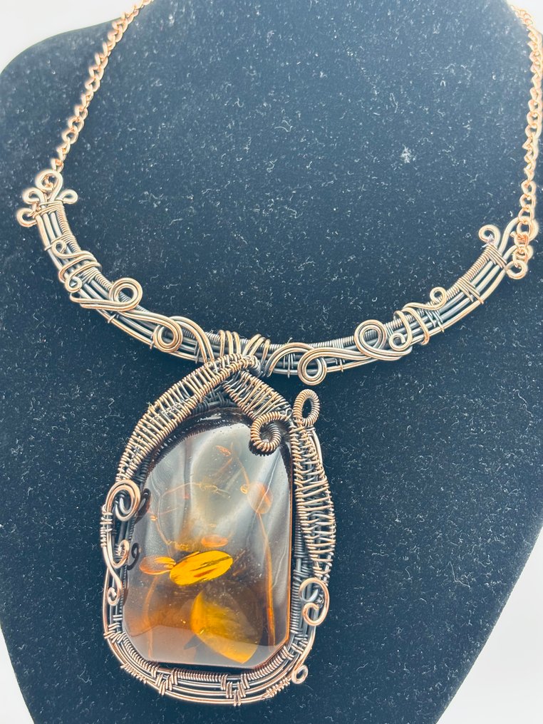 Χειροποίητο κολιέ με αγνό χαλκό και κεχριμπάρι. - Κολιέ #1.0