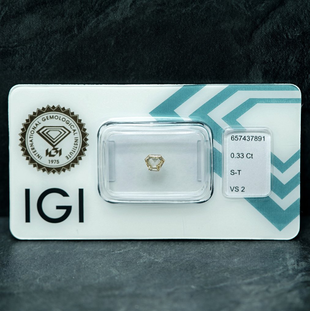 没有保留价 - 1 pcs 钻石 (天然色彩的) - 0.33 ct - 花式 - Light 黄色 - VS2 轻微内含二级 - 国际宝石研究院(IGI) #1.0
