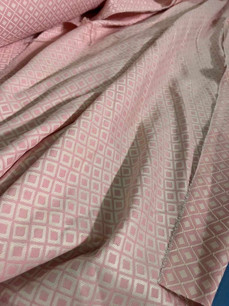 Geometric jacquard in mother-of-pearl and pink – timeless class - Textile - 600 cm - 300 cm #4.3