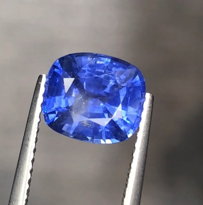 1 pcs  蓝色 蓝宝石  - 2.69 ct - 亚洲宝石科学院（AIGS） - 矢车菊蓝 #2.1