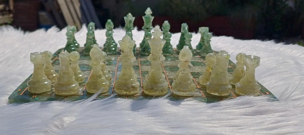 西洋棋套裝 - 100% 玉（缅甸），100% 黄铁矿（巴西），树脂 #3.2