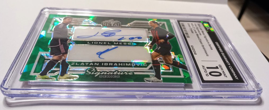 2024 Leaf Metal Dual Signatures Lionel Messi & Zlatan Ibrahimovic #DS-27 Green Crystal 1/1 Μοναδική (one of one) - SGC 10 Graded card #4.3