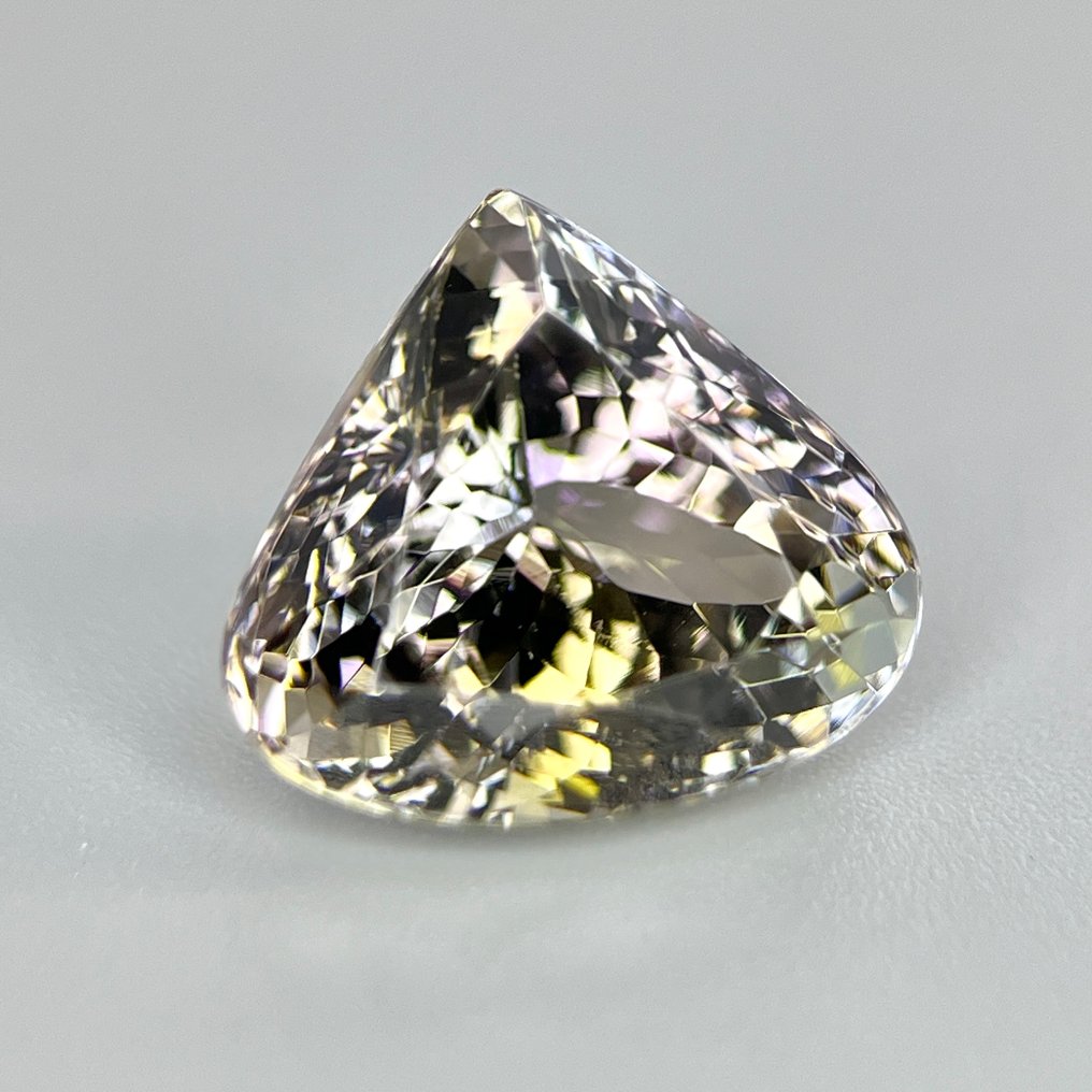 Βιολετί, Πράσινο Ζωϊσίτης  - 7.64 ct - Διεθνής Ένωση Έγχρωμων Πολύτιμων Λίθων (ICA GemLab) - A.K.A. No Heat Tanzanite #1.0