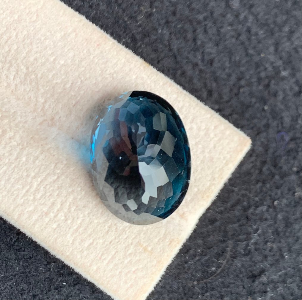 Nincs minimálár - 1 pcs Kék Topáz - 30.24 ct - Nemzetközi Színes Drágakő Szövetség (ICA GemLab) #4.3