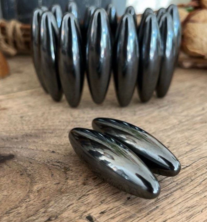 Magnetic hematite (magnetic) new format oval - Height: 40 mm - Width: 15 mm- 2.2 kg - (100) #1.0