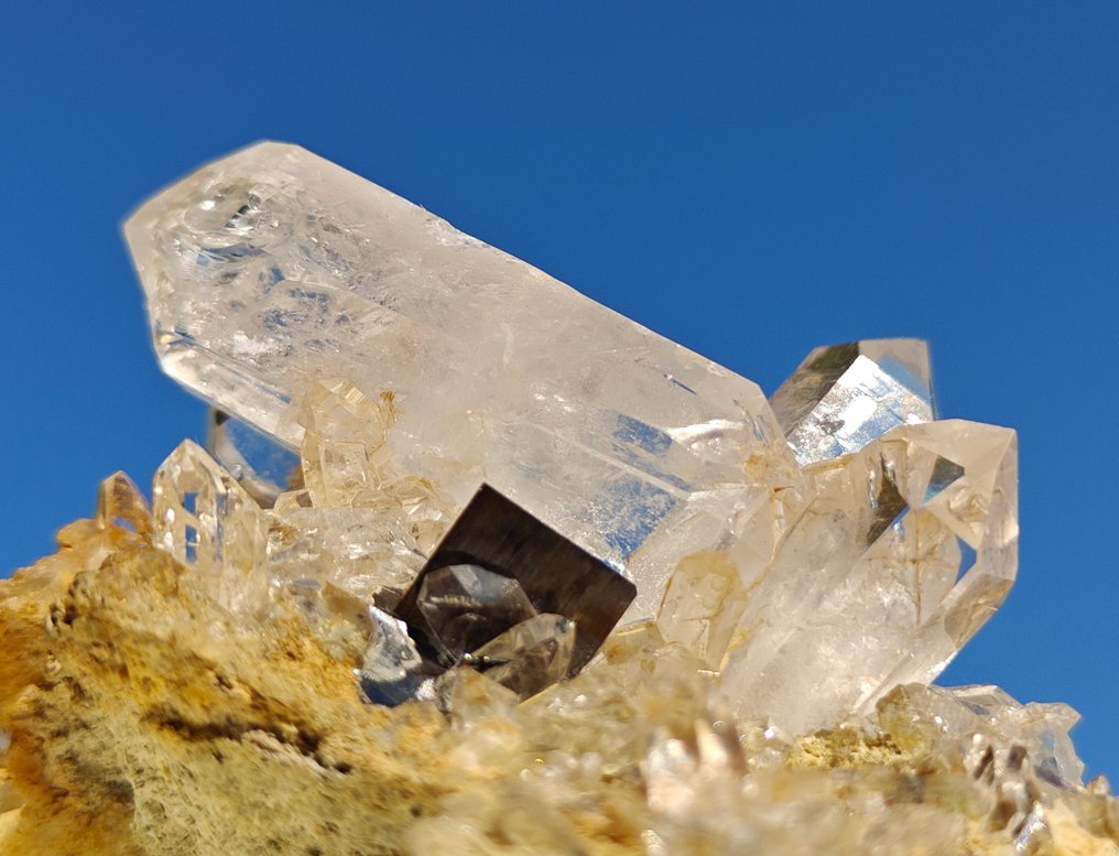 Brookite & Quartz Crystals on matrix - Height: 7 cm - Width: 5 cm- 180 g #4.3