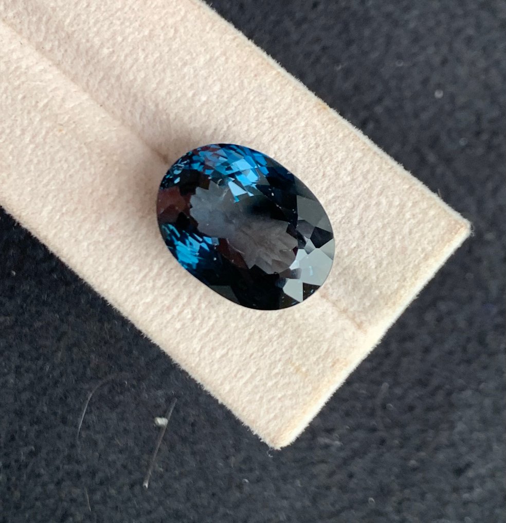 Nincs minimálár - 1 pcs Kék Topáz - 30.24 ct - Nemzetközi Színes Drágakő Szövetség (ICA GemLab) #1.0