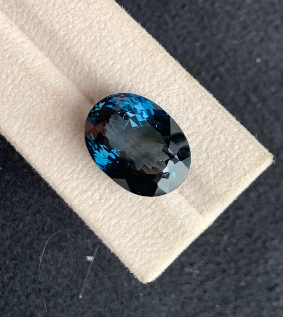 Nincs minimálár - 1 pcs Kék Topáz - 30.24 ct - Nemzetközi Színes Drágakő Szövetség (ICA GemLab) #2.1