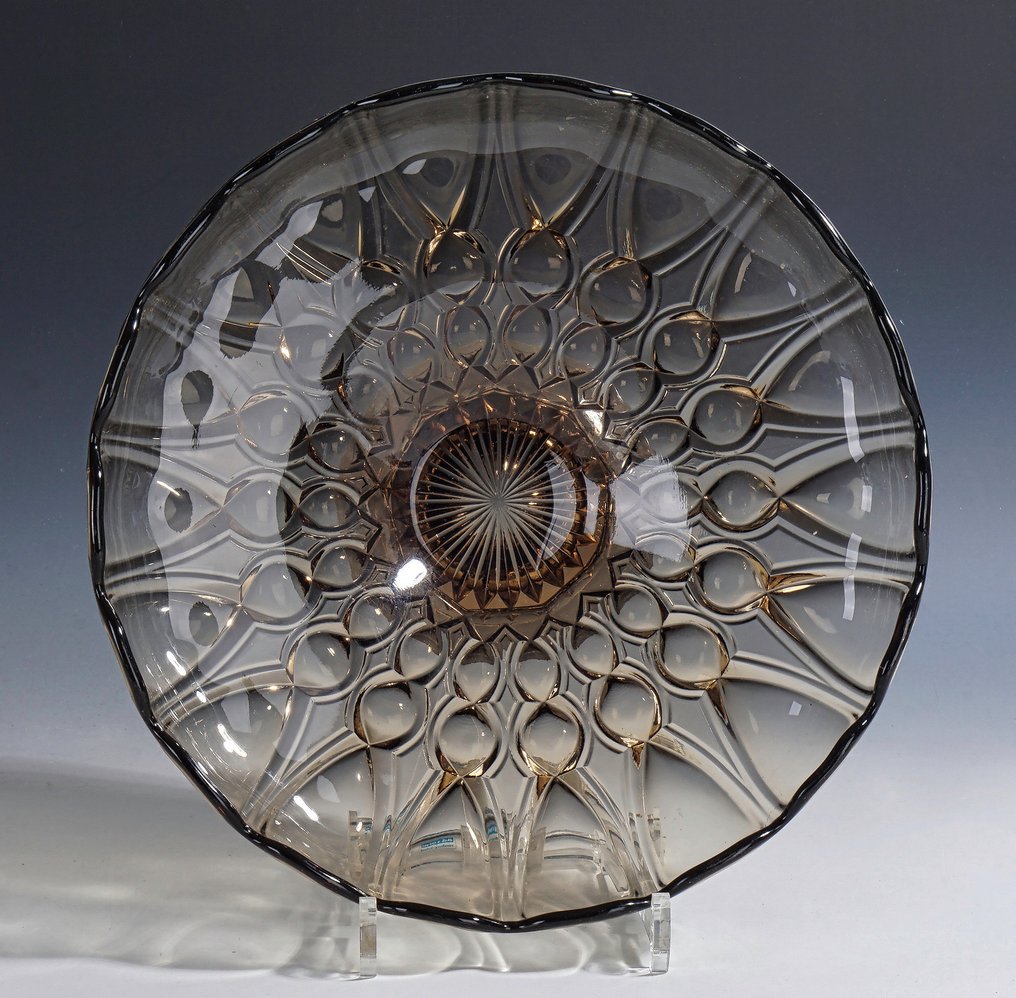 August Walther & Söhne (Attr.) - Πιατέλα - Πιάτο σε καπνιστό χρώμα. - Γυαλί #3.2