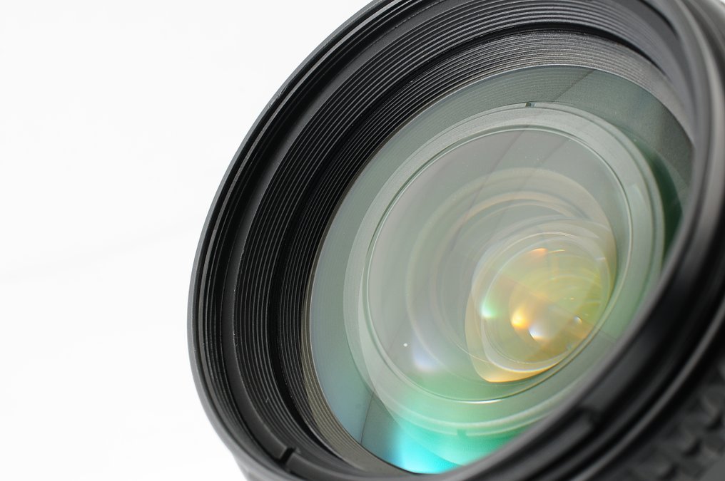 Nikon AF Nikkor 3.5-4.5/28-105mm D [#639] Camera lens #2.1