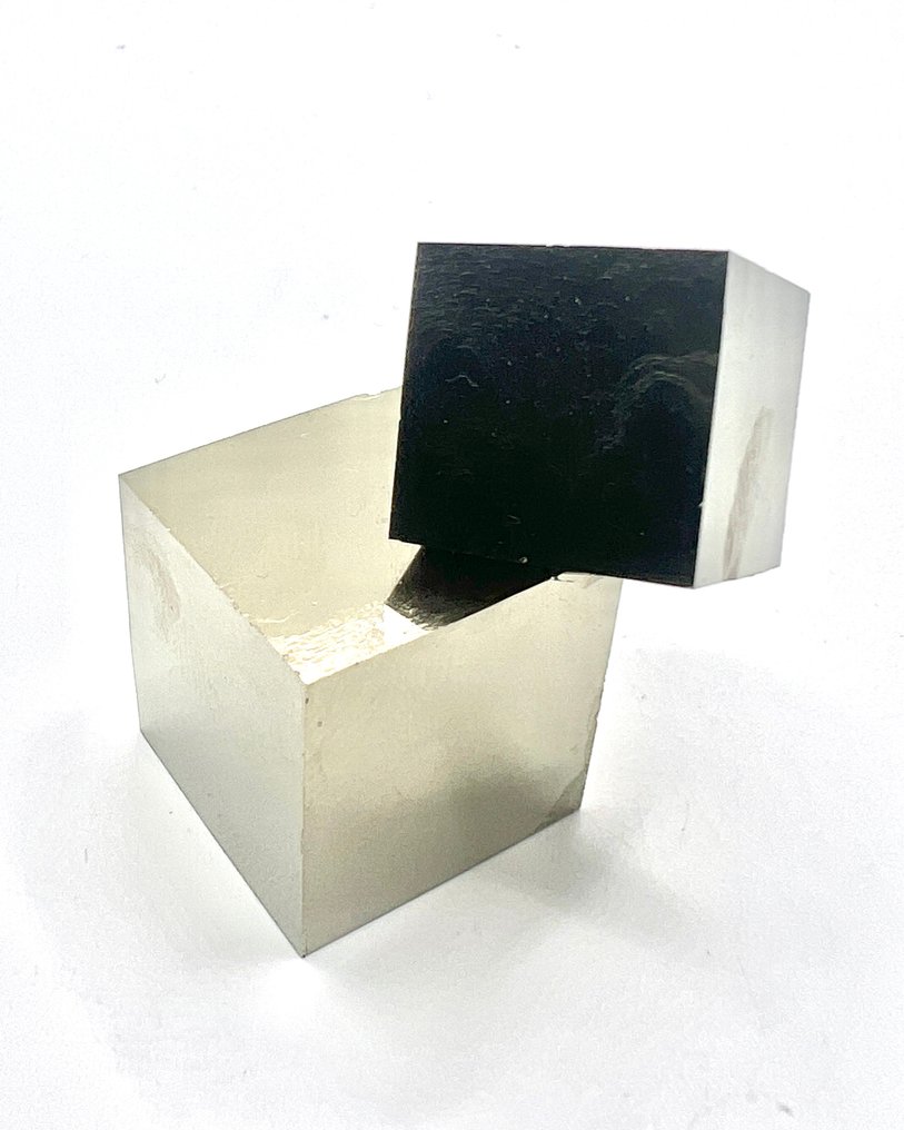 Wonders - incredible radiant pyrite Crystal cluster - Height: 40 mm - Width: 30 mm- 79 g - (1) #3.2