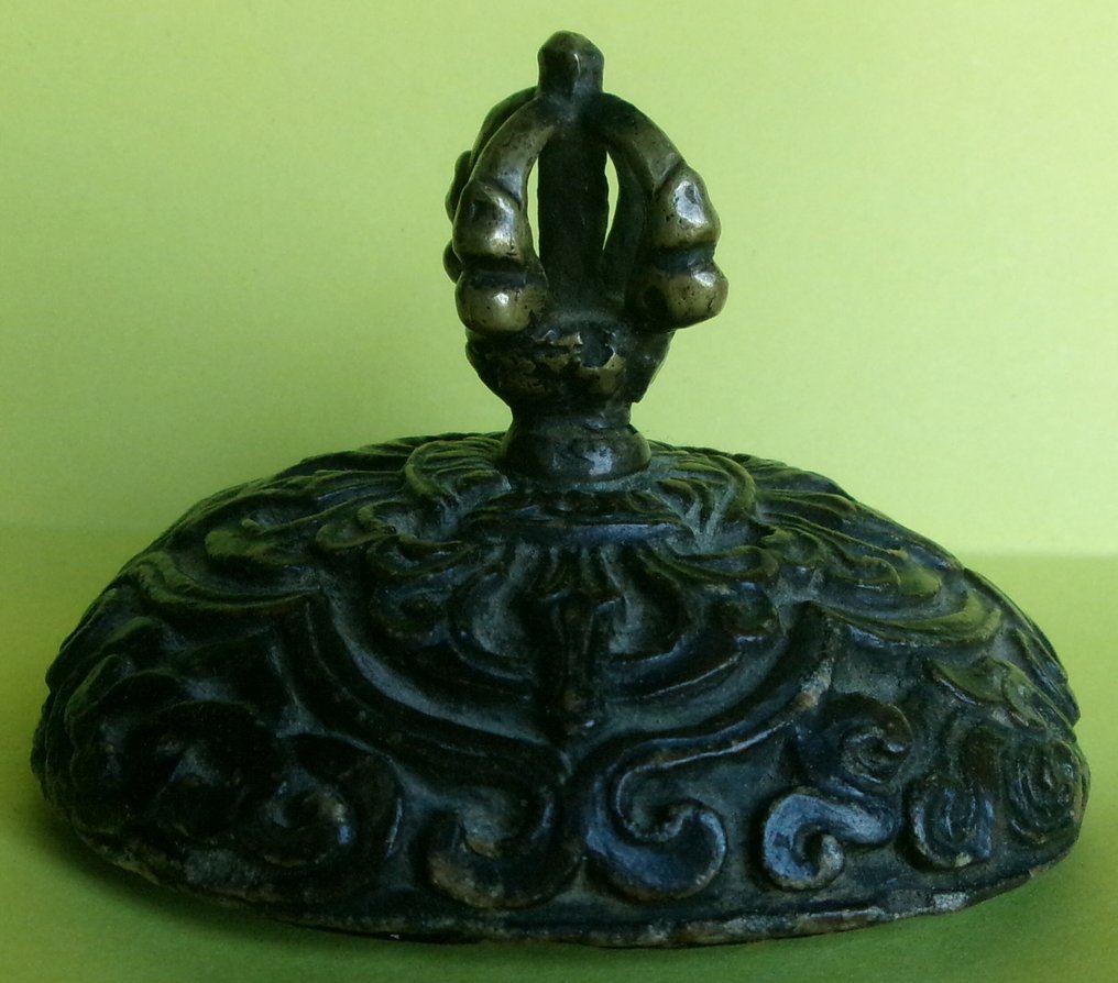 Σπάνιο καπάκι από μια Τιβετιανή Ριζική Θρησκευτική Κούπα KAPALA. - Πέτρα σαπουνιού και χαλκός - Θιβέτ - Τελευταίος 19ος αιώνας - Αρχές 20ού αιώνα #1.0