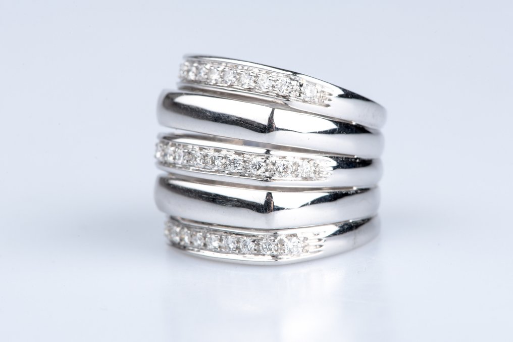 Ring - 18 kt Vittguld -  0.32ct. tw. Diamant (Natural)  #2.1