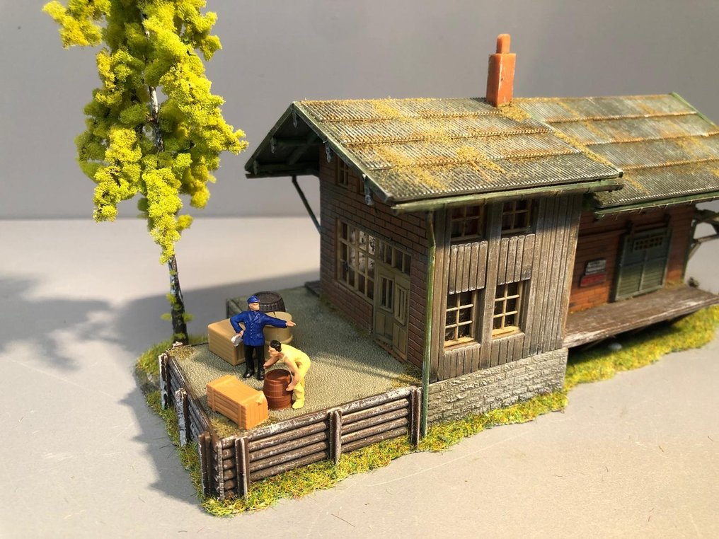 Faller, Noch H0 - Edificios de modelismo ferroviario (1) - Rail loads, geweathered, figuras. #2.1
