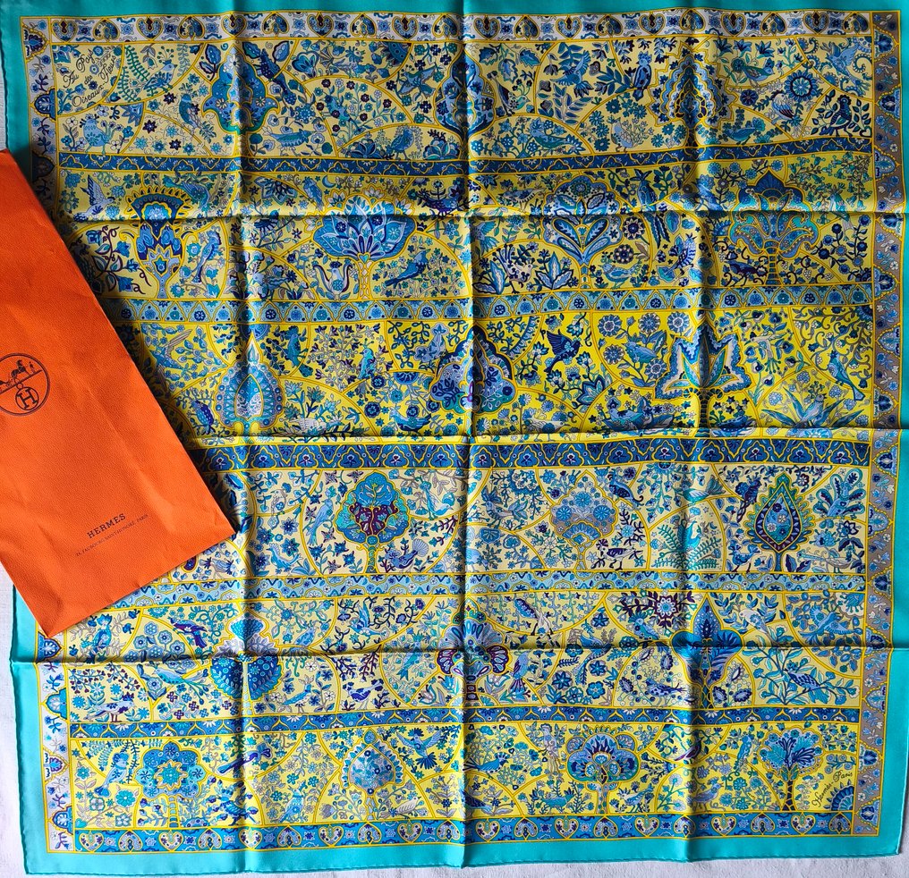 Hermès - AU PAYS DES OISEAUX-FLEURS by Christine Henry, recherché - Φουλάρι #1.0