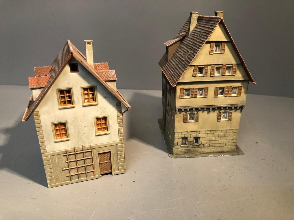 Kibri H0 - Κατασκευή τρένων μοντελισμού (2) - Παλιά σπίτια, καταστήματα, φθαρμένα. #3.2