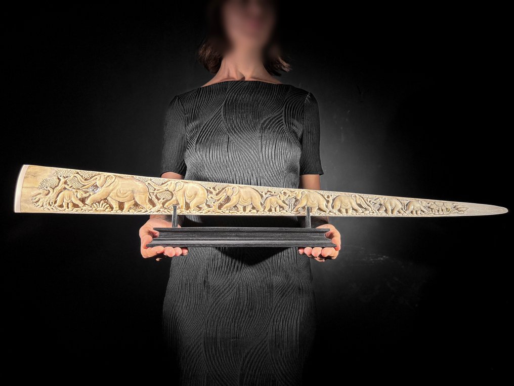 NO RESERVE PRICE - Extra Large Carved Swordfish Tusk on stand - Elephants Motif - Rostrum on stand - Xiphias Gladius - 14 cm - 92 cm - 6 cm- Non-CITES species -  (1) #1.0