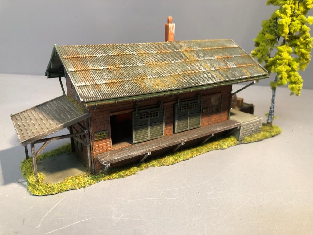 Faller, Noch H0 - Edificios de modelismo ferroviario (1) - Rail loads, geweathered, figuras. #4.3
