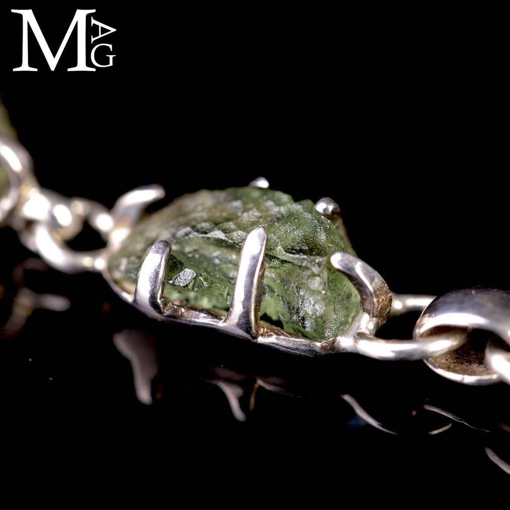 Ασημένιο βραχιόλι με φυσικό Moldavite – Ενέργεια από το διάστημα - Ιτατικό χειροποίητο κόσμημα. - Ύψος: 206 mm - Πλάτος: 10 mm- 17 g #3.2