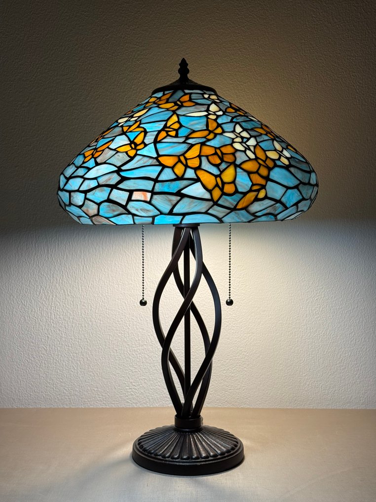 XXL Tiffany stijl tafellamp BLUE BUTTERFLY SCULPTURAL BASE lamp met 2 lichtpunten Ø 41x60cm! - Bordlampe - Glass i bly, metall #3.2