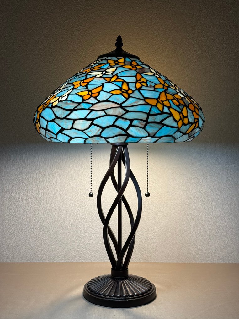 XXL Tiffany stijl tafellamp BLUE BUTTERFLY SCULPTURAL BASE lamp met 2 lichtpunten Ø 41x60cm! - Bordlampe - Glass i bly, metall #1.0
