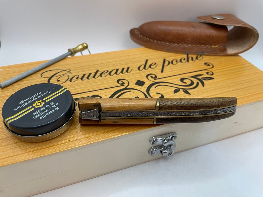 Laguiole - Le Rustique - 餐刀 - Laguiole 剪刀在带配件的盒子里 - Olijfhout - Rozenhout - 不锈钢 #2.1