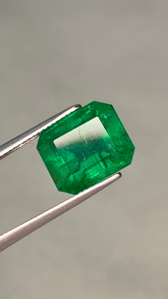 1 pcs Verde Smarald - 4.12 ct - Asociația internațională de pietre prețioase colorate (ICA GemLab) - Emerald verde natural #1.0