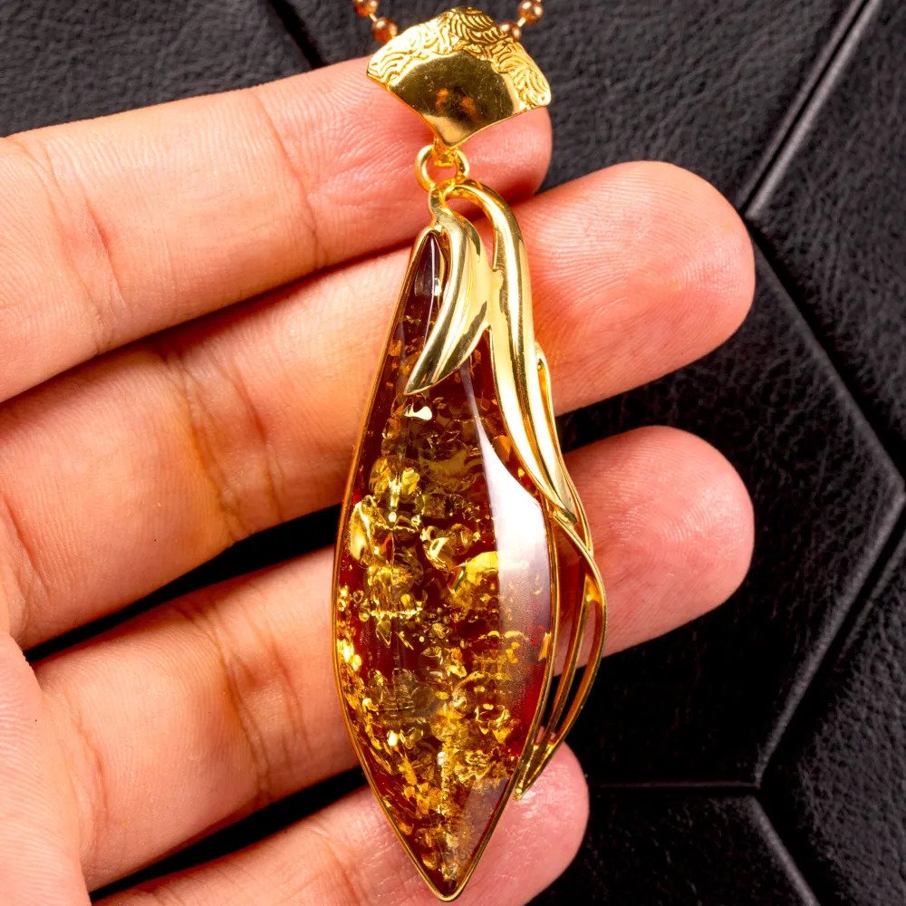 意大利手工银饰 - 琥珀 - Red Amber Pendant: Natural Gem with Golden Inclusions, a Symbol of Protection and Balance. - 81 mm - 25.8 mm #1.0