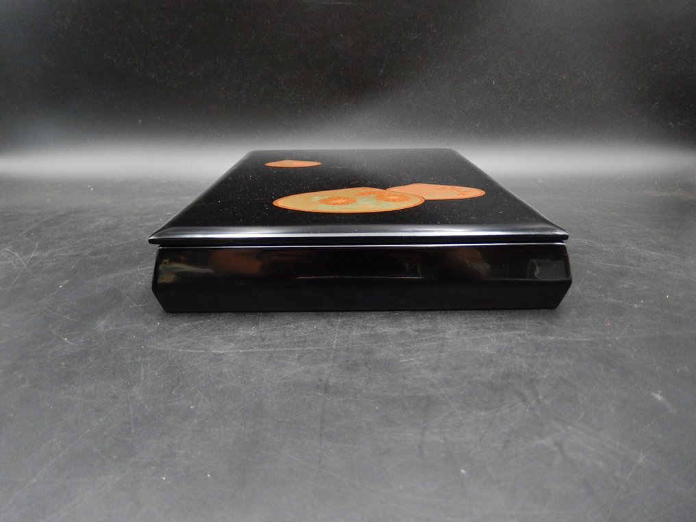 Låda - Sakurai-lackering, svart lackering, guldskalsdesign, makie, skrivlåda, originallåda - Trä, lack #1.0