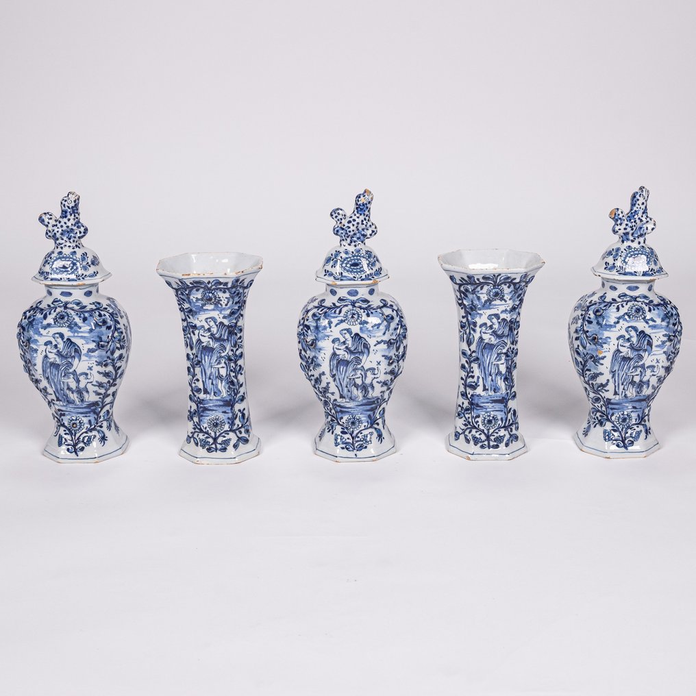 Een 5-delig kaststel, Maria met kind,  Pieter van den Briel, eigenaar ’t Fortuyn (1753-1759) - Vase  - Steingods #1.0