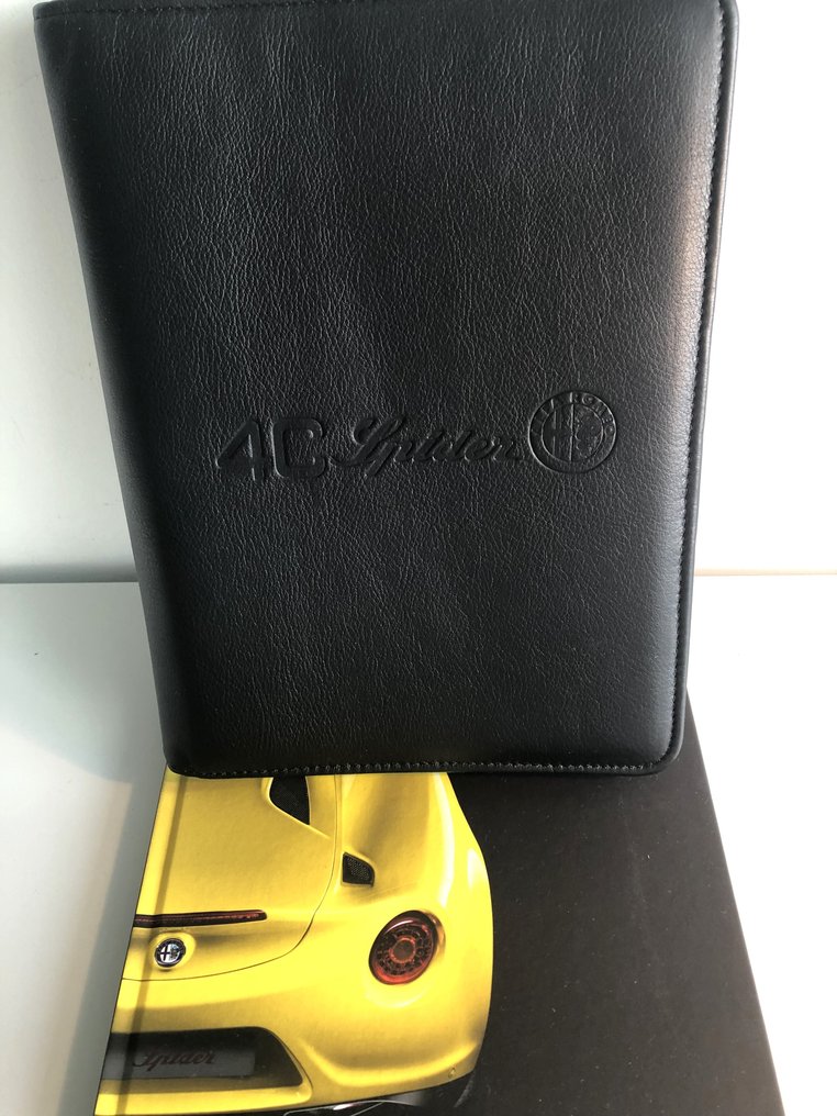 Tilbehør - Alfa Romeo - Alfa Romeo 4C Spider Map (Made in Italy) / Brochure #1.0