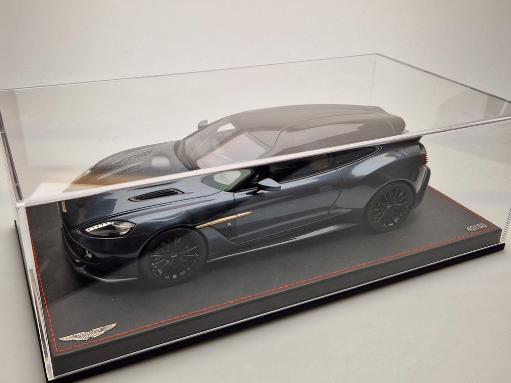 211-TwoEleven 1:18 - Model car - Aston Martin Zagato Shooting Brake – Predator grey - Limited edition of only 50 pcs. #3.2