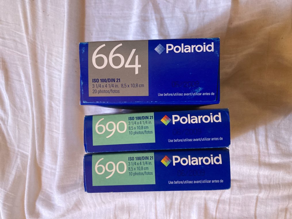 Polaroid 8,5x10,8cm: 2 x690 á 10 color sheets / 664 with 20 B&W sheets - ISO 100 | Instant fényképezőgép #1.0