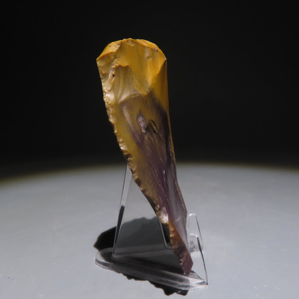 舊石器時代 燧石 来自法国Fontmaure的斧头或石器工具。约公元前30万至4万年。高6.2厘米。 (沒有保留價) #3.2