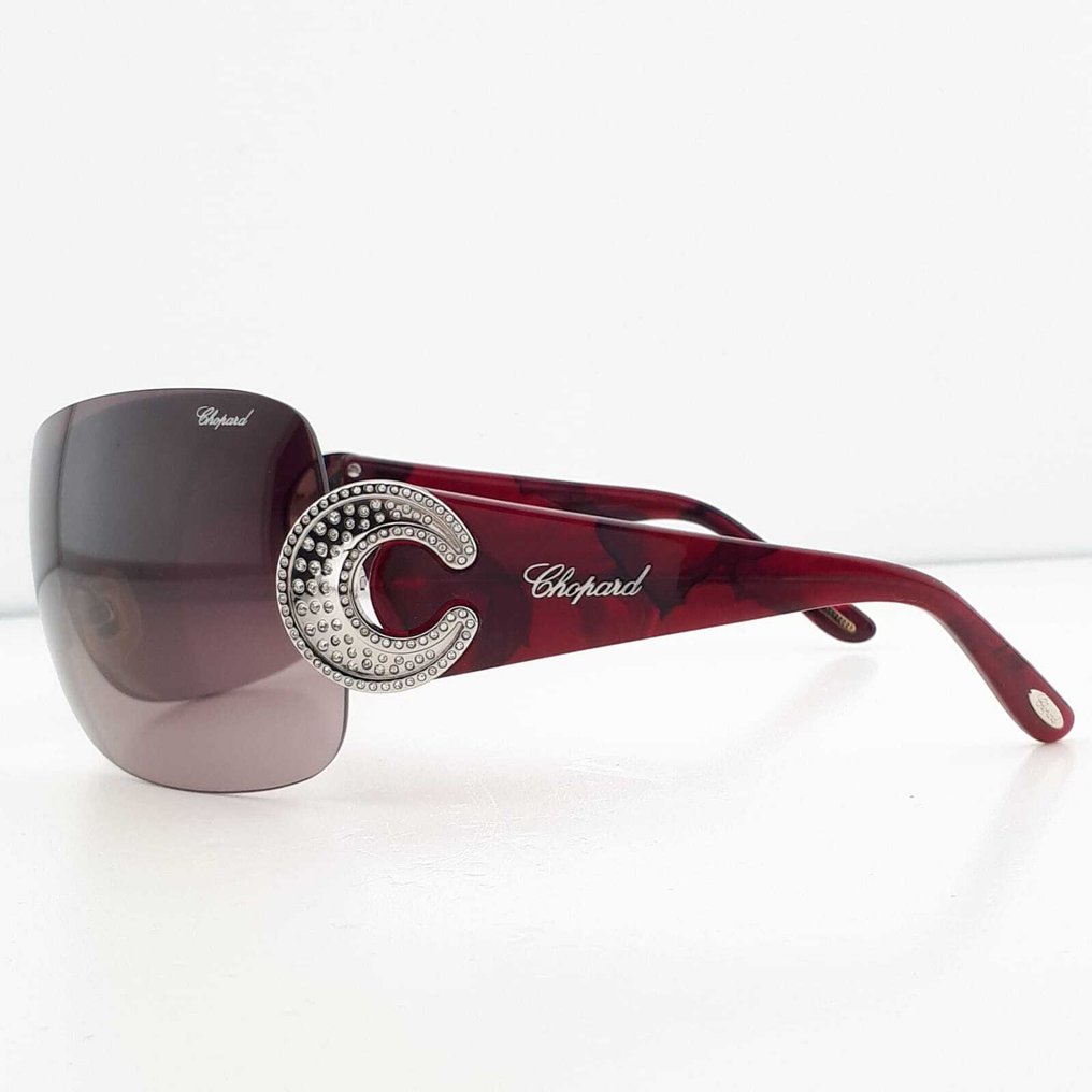 Chopard - Shield Red and Silver Tone Metal Crescent with Swarosvki Crystals - Occhiali da sole #4.3