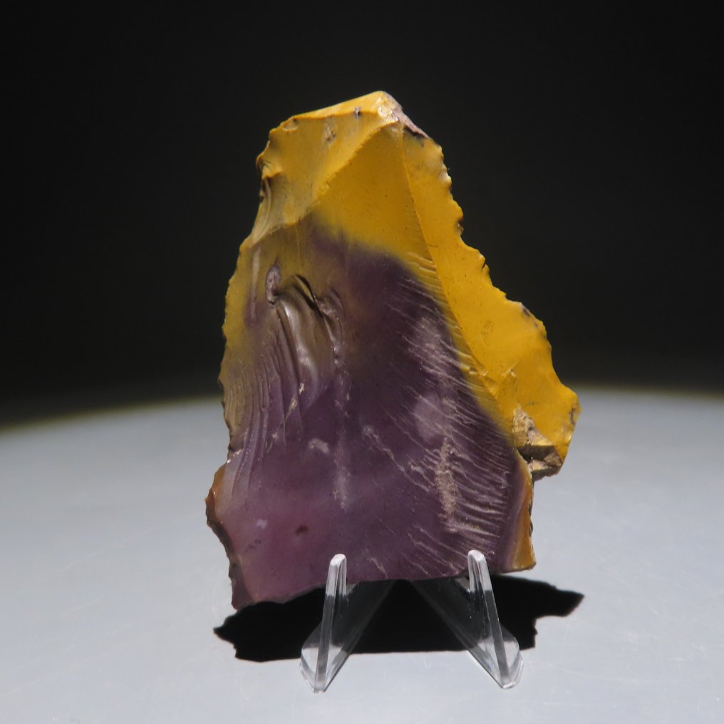 舊石器時代 燧石 来自法国Fontmaure的斧头或石器工具。约公元前30万至4万年。高6.2厘米。 (沒有保留價) #1.0