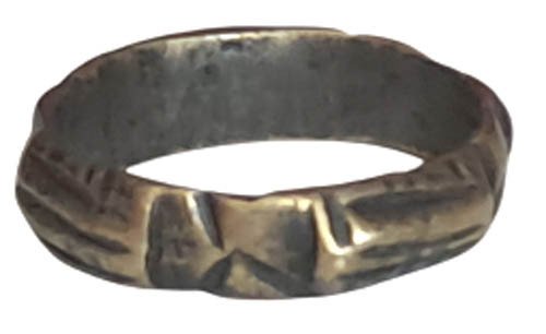 中世紀,十字軍時代 青铜戒指,边缘华丽装饰,直径19毫米,11至13世纪 戒指 (沒有保留價) #1.0