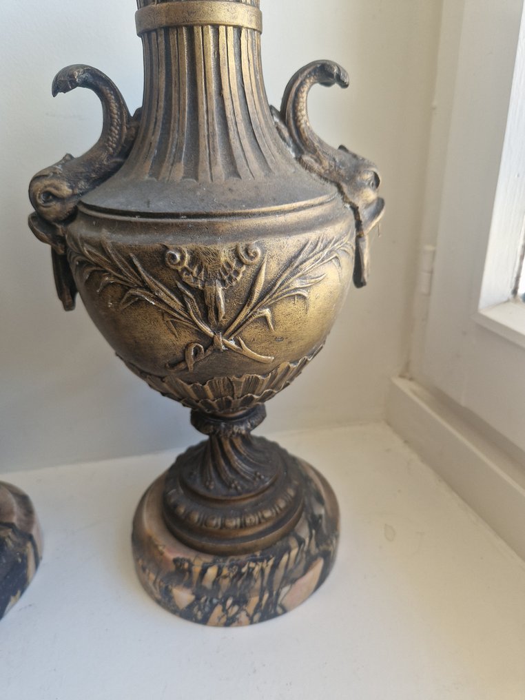 Cassolette  (2) - Márvány, Cink (spelter) #3.2