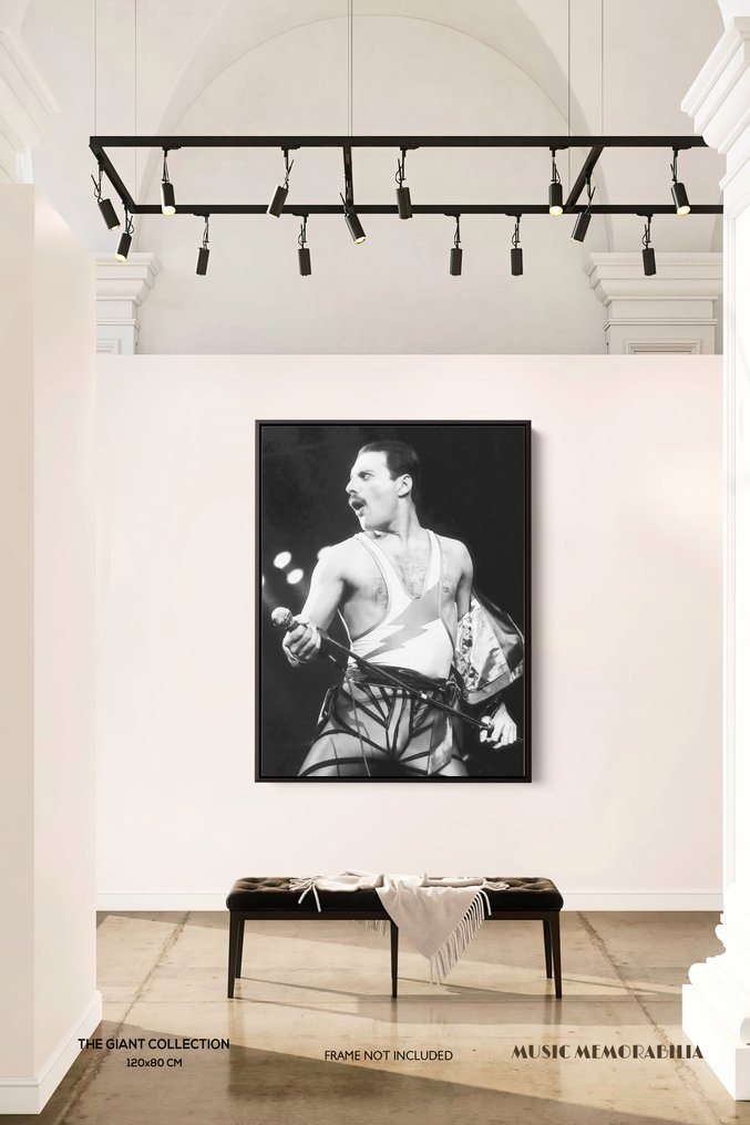 Queen - Freddie Mercury - Iconic Legend - XXL Fine Art Photography on canvas - 120x80 cm - Limited 01 of 20 - Serial XXL M105 - Original Certificate (COA), Hologram - 100% New. Frames not included #1.0