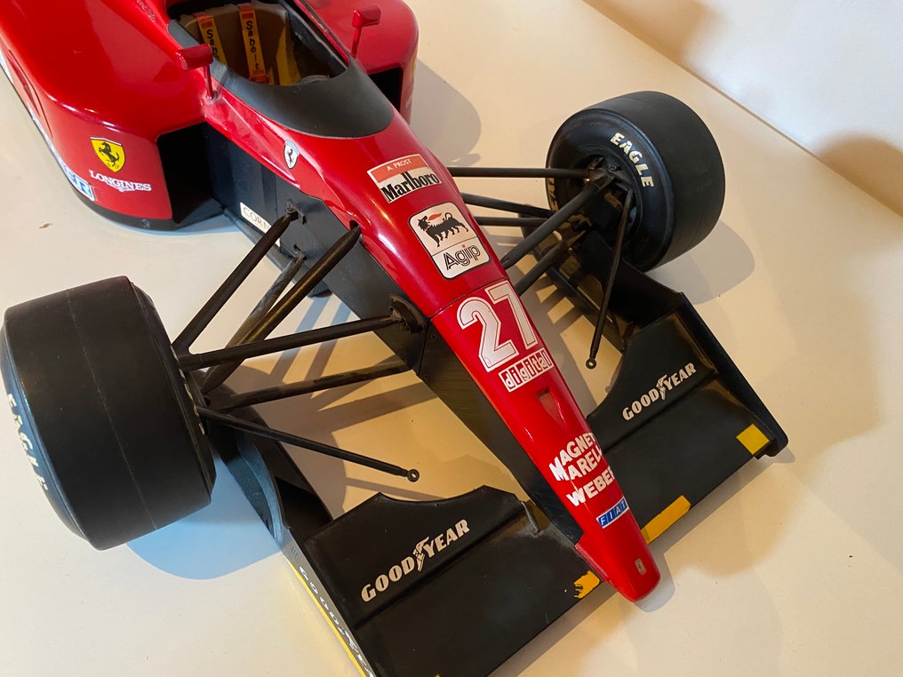 フェラーリ FERRARI 643 WRX ROSSO Rosso 1/8 Ferrari 643 WRX Model Kit Special Limited Rare